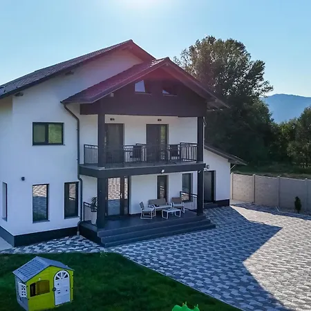 Casa Patry Gæstehus Călimăneşti